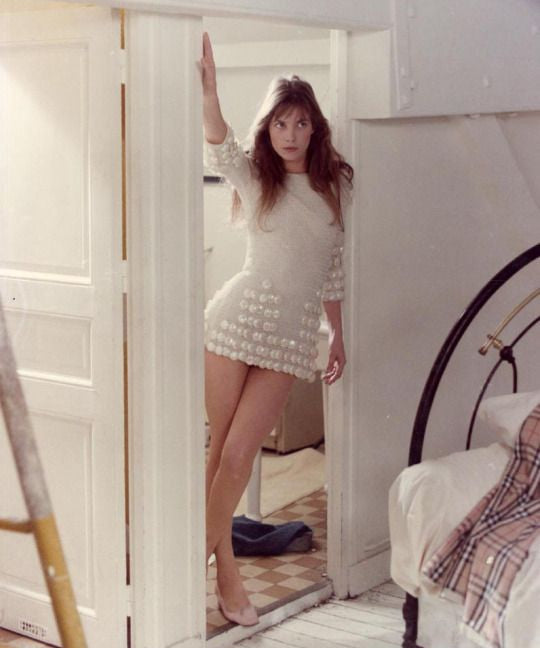 Curating Your Aesthetic: Outfits, Feeds, and Feeling Like You